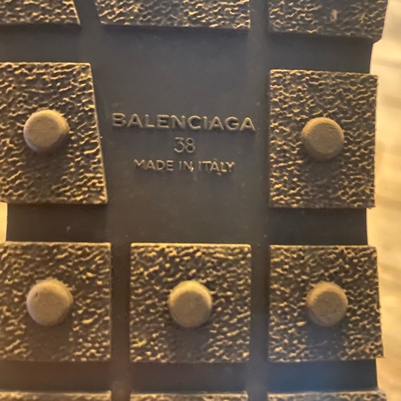 Like New Balenciaga Runner Sneaker - Picture 12 of 14